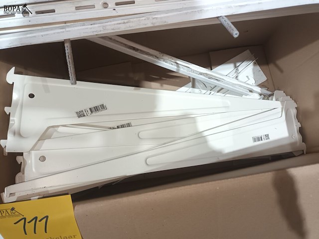 Lot 111 - rails en bankdragers - afbeelding 3 van  4