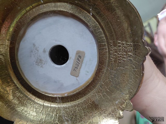 Lot 111 - vintage opaline koepeltafellamp - afbeelding 3 van  3