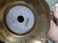 Lot 111 - vintage opaline koepeltafellamp - afbeelding 3 van  3