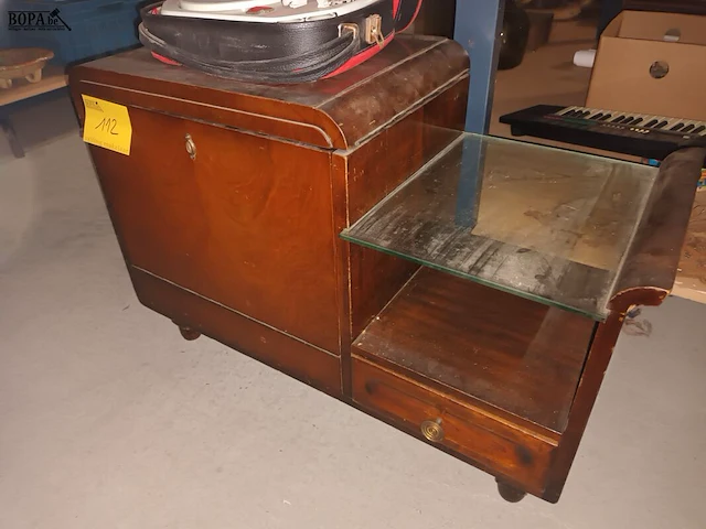 Lot 112 - art deco meubeltje - afbeelding 1 van  5