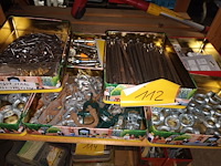Lot 112 - bevestigingsmateriaal - afbeelding 1 van  4