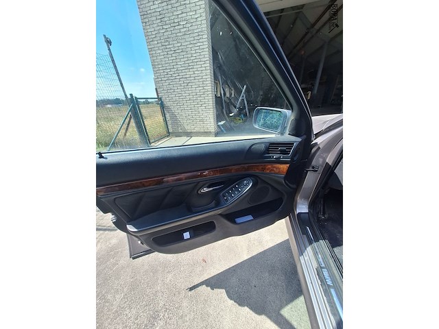 Lot 112 - bmw 525 (1999-chass.wbadf81030bt14529) - afbeelding 2 van  28