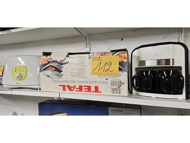 Lot 112 - broodrooster, wafelijzer en koffiezet - afbeelding 1 van  5