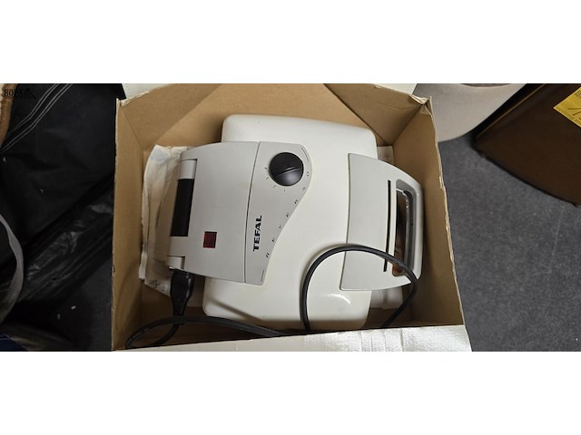 Lot 112 - broodrooster, wafelijzer en koffiezet - afbeelding 4 van  5