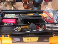Lot 112 - curver materiaalkoffer met inhoud - afbeelding 2 van  3