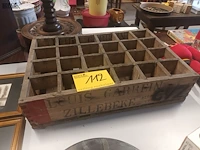 Lot 112 - houten flessenbak louis garrein zillebeke