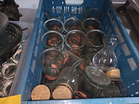 Lot 112 - inmaakpotten en schalen - afbeelding 2 van  4