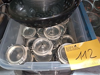 Lot 112 - inmaakpotten en schalen - afbeelding 3 van  4