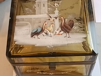 Lot 112 - juwelenkistje in glas - afbeelding 1 van  5