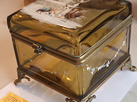 Lot 112 - juwelenkistje in glas - afbeelding 2 van  5