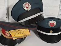 Lot 112 - litouwen 3 kepies - afbeelding 1 van  4