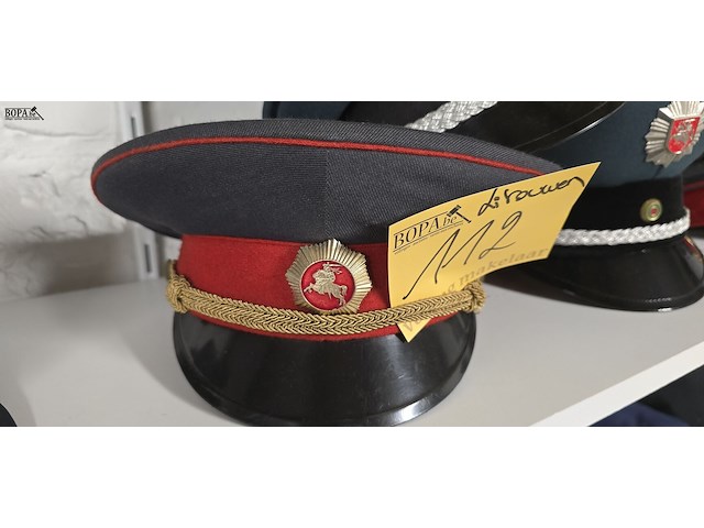 Lot 112 - litouwen 3 kepies - afbeelding 2 van  4