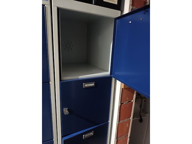 Lot 112 - lockerkast - afbeelding 2 van  2