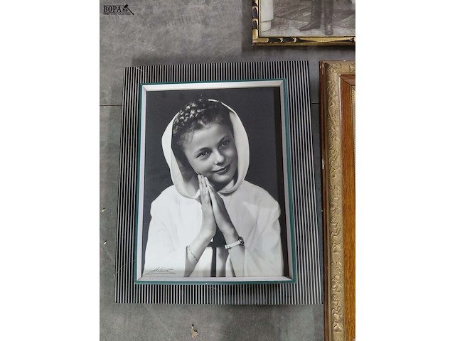 Lot 112 - lot antieke portretfoto en familiefoto in diverse omlijsting - afbeelding 4 van  6