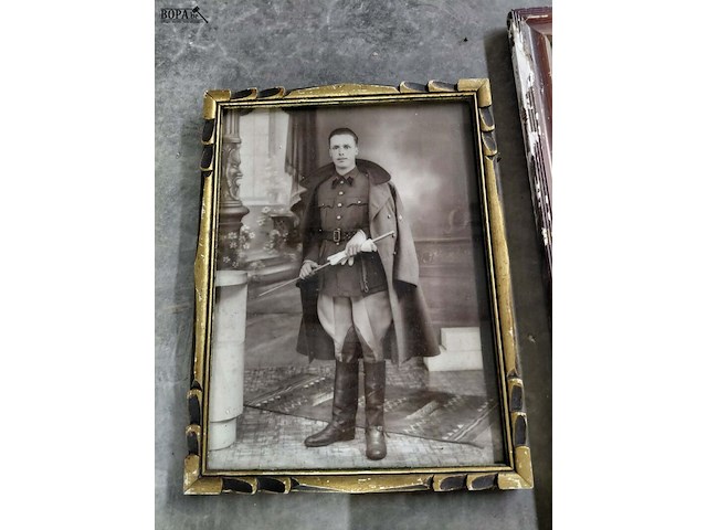 Lot 112 - lot antieke portretfoto en familiefoto in diverse omlijsting - afbeelding 6 van  6
