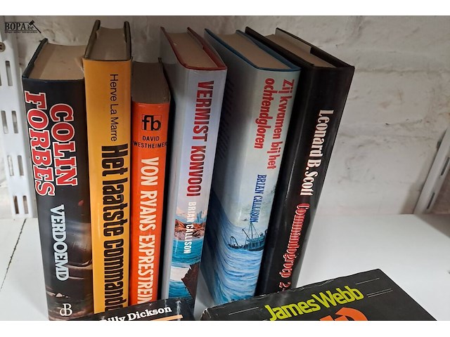 Lot 112 - oorlogsromans 10 stuks - afbeelding 3 van  3