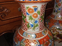 Lot 112 - oosterse vazen xl. 3 stuks - afbeelding 3 van  6