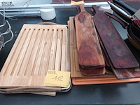 Lot 112 - snijplanken en serveerplanken. 15 stuks - afbeelding 1 van  5