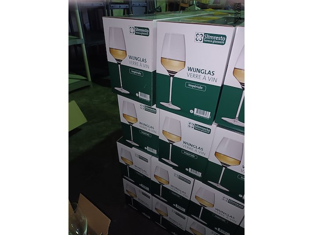 Lot 112 - wijnglas in doos. 8 dozen - afbeelding 2 van  2