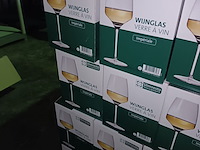 Lot 112 - wijnglas in doos. 8 stuks - afbeelding 2 van  2