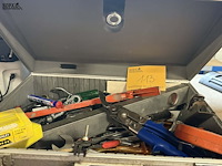 Lot 113 - aluminium koffer met inhoud werkgerief - afbeelding 2 van  4