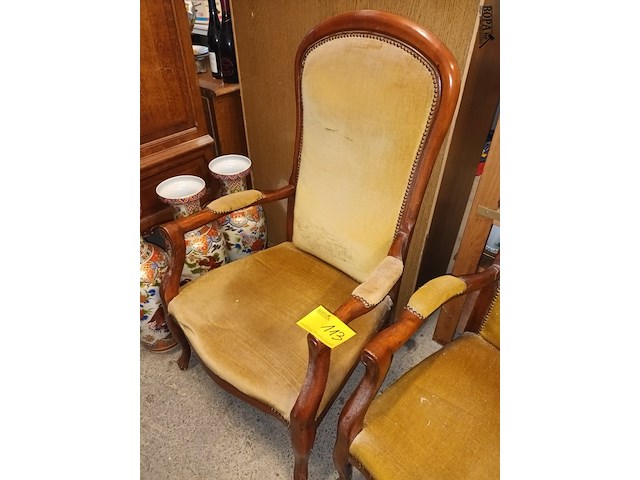 Lot 113 - antieke armstoelen. 2 stuks - afbeelding 3 van  5