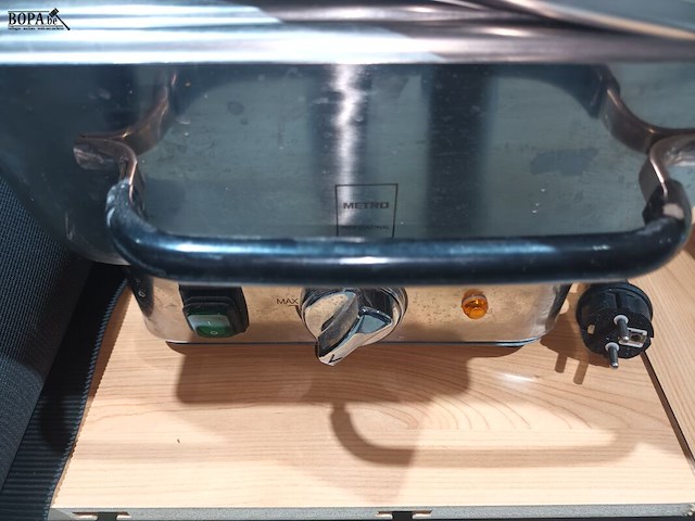Lot 113 - chafing dish en schaaltje - afbeelding 4 van  4