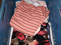 Lot 113 - dameskledij en sjaals. 24 stuks - afbeelding 2 van  5