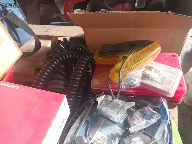 Lot 113 - diverse onderdelen voor aanhangwagen - afbeelding 3 van  6