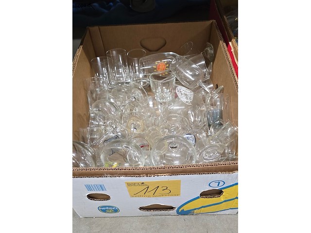 Lot 113 - doos diverse glazen - afbeelding 1 van  2
