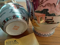 Lot 113 - duo chinese vazen met stempel - afbeelding 6 van  6