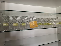Lot 113 - keukengerei. inhoud toogmeubel - afbeelding 1 van  6