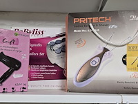 Lot 113 - ladies epilator, reishaardroger en krulspelden - afbeelding 1 van  5