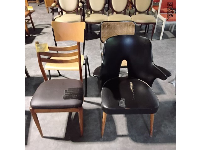 Lot 113 - lot 4 stoelen scandinavisch - afbeelding 1 van  9