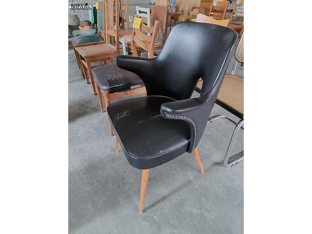 Lot 113 - lot 4 stoelen scandinavisch - afbeelding 3 van  9