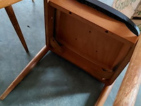 Lot 113 - lot 4 stoelen scandinavisch - afbeelding 4 van  9