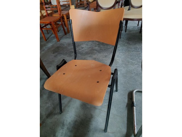 Lot 113 - lot 4 stoelen scandinavisch - afbeelding 5 van  9