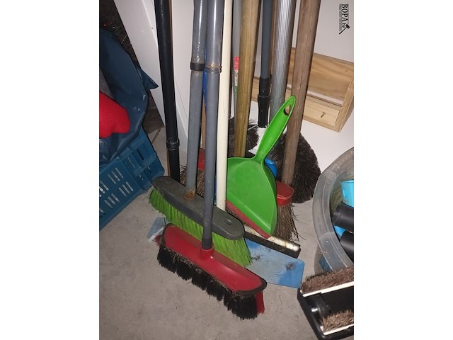 Lot 113 - lot schoonmaakmateriaal - afbeelding 3 van  3