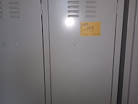 Lot 113 - metalen lockerkast - afbeelding 3 van  3