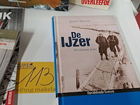 Lot 113 - oorlog boeken over kortrijk 8 stuks - afbeelding 3 van  4