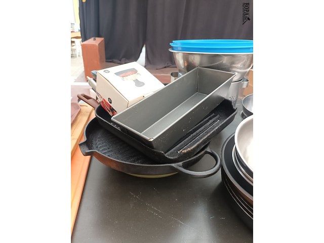 Lot 113 - pannen en keukengerei. 19 stuks - afbeelding 2 van  5