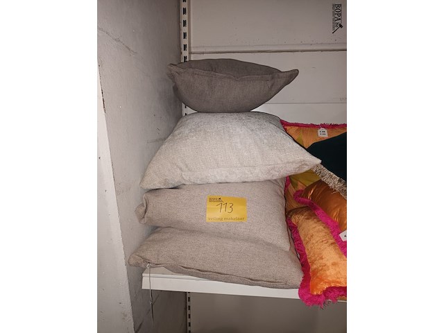 Lot 113 - sierkussens. 4 stuks - afbeelding 1 van  3