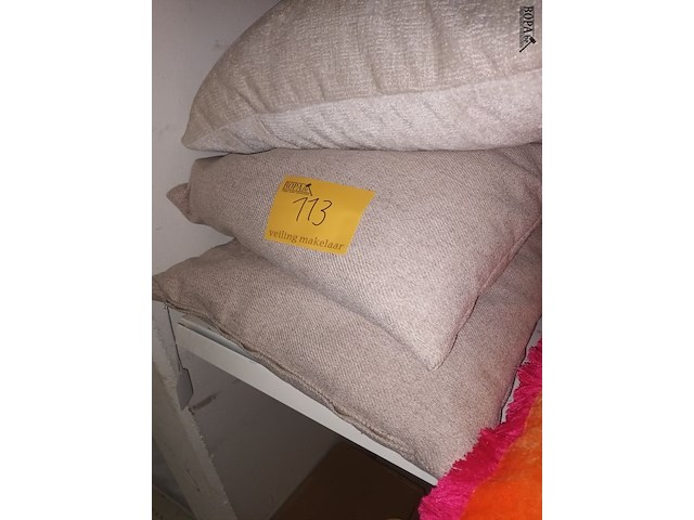 Lot 113 - sierkussens. 4 stuks - afbeelding 3 van  3