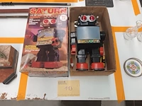 Lot 113 - vintage speelgoed robot