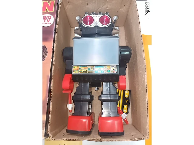 Lot 113 - vintage speelgoed robot - afbeelding 2 van  5
