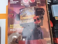 Lot 113 - vintage speelgoed robot - afbeelding 3 van  5