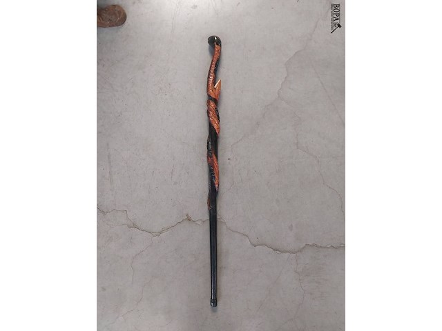 Lot 113 - wandelstok met slangsculptuur - afbeelding 1 van  3