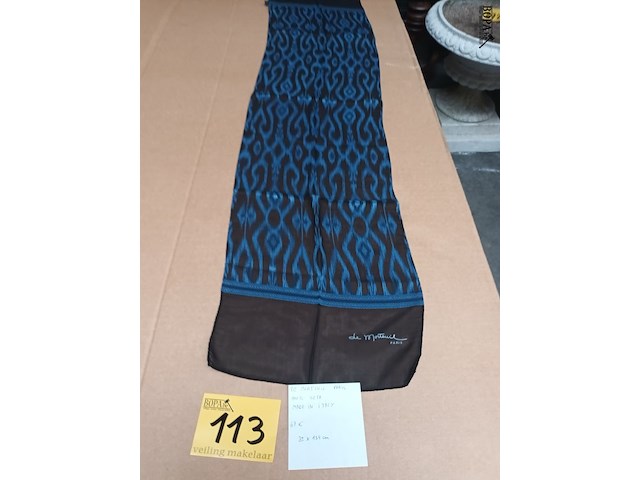 Lot 113 - zijden sjaal de morteuil - afbeelding 1 van  4