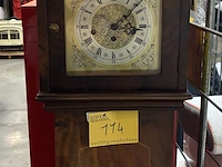 Lot 114 - antieke staande klok