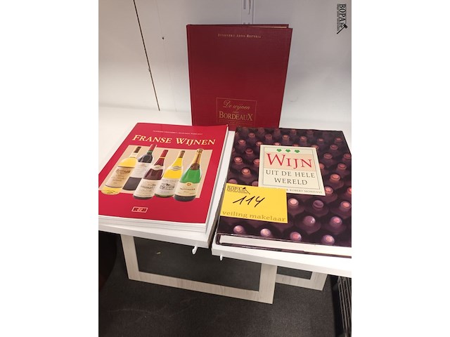 Lot 114 - boeken over wijn. 3 stuks - afbeelding 1 van  4